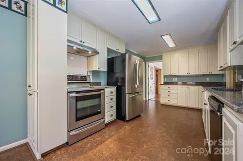 Kitchen - 56 Wells Ln, Tryon, NC 28782 photo 3 of 4