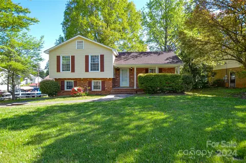 5817 Rupert Ln, Charlotte, NC 28215