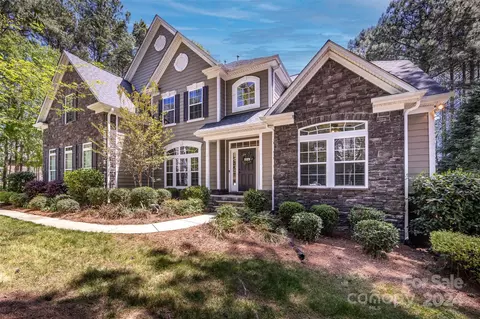 304 Beech Bluff Dr, Mount Holly, NC 28120
