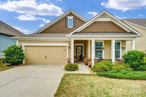 7819 Fountaingrass Ln, Sherrills Ford, NC 28673