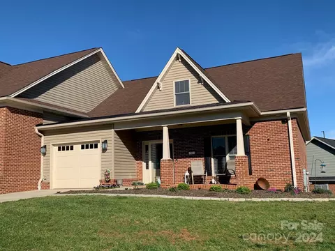 52 County Dr, Newton, NC 28658