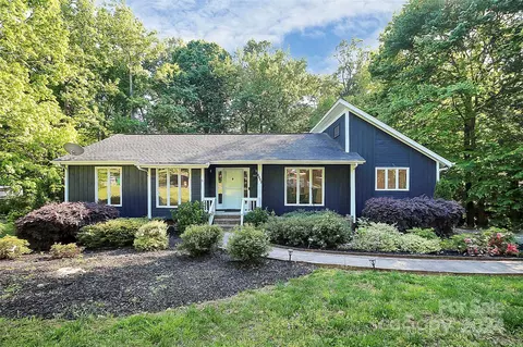7109 Leaves Ln, Charlotte, NC 28213