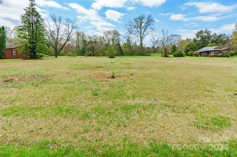 00 Douglas B Rd #B, Lancaster, SC 29720