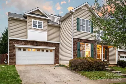 9507 Inglenook Ln, Huntersville, NC 28078
