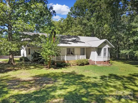 1830 Hollybrook Ln, Lancaster, SC 29720