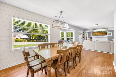 Dining - 1119 Skyview Rd, Charlotte, NC 28208 photo 2 of 2