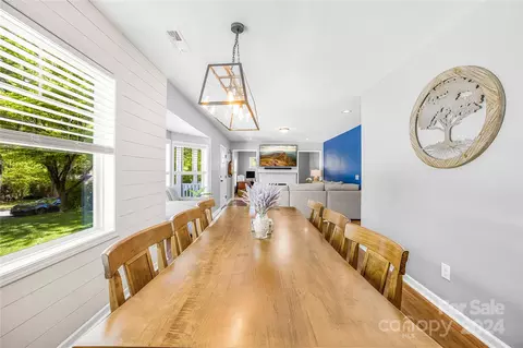 Dining - 1119 Skyview Rd, Charlotte, NC 28208 photo 1 of 2