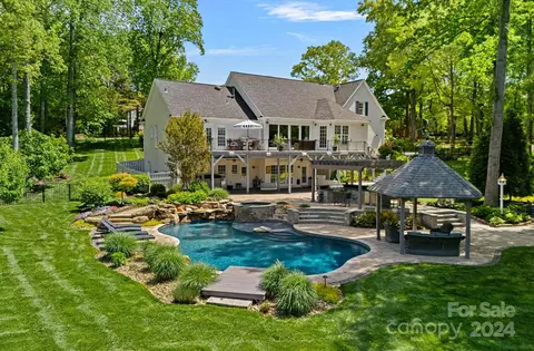 154 Queens Cove Rd, Mooresville, NC 28117