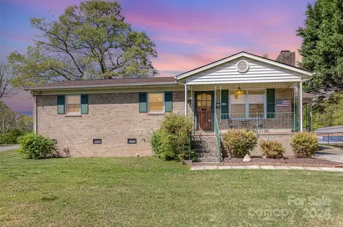 1011 N Main St, Mount Holly, NC 28120