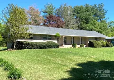 399 Balsam Rd, Hendersonville, NC 28792