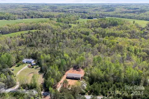 View/Area - 3530 Broadhurst Ln, Clover, SC 29710 photo 4 of 8