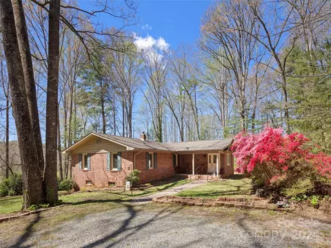 56 Forest Brook Dr, Mills River, NC 28759