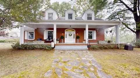 1080 S Brady Ave, Newton, NC 28658