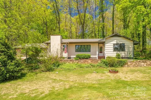 70 Melton Rd, Candler, NC 28715
