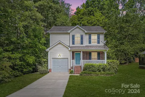 5424 River Falls Dr, Charlotte, NC 28215