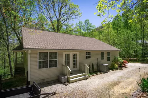 12 Hutchinson Woods Dr, Fletcher, NC 28732