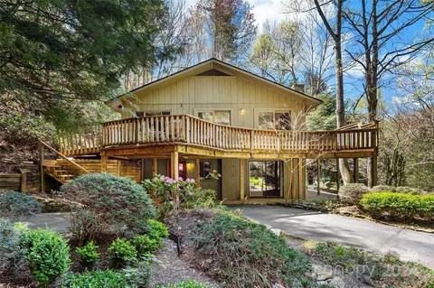 24 Black Oak Forest Rd, Fairview, NC 28730
