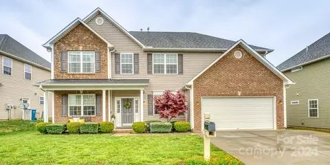 197 Roanoke Rd, Fletcher, NC 28732