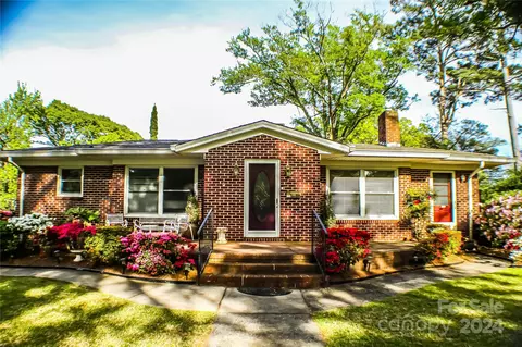1060 Woodland Dr, Rock Hill, SC 29732