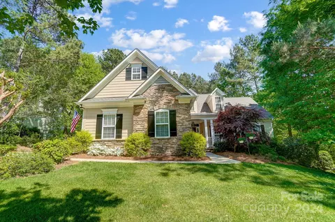 309 Silvercliff Dr, Mount Holly, NC 28120