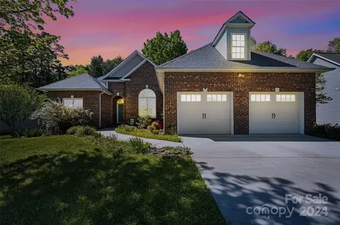 4789 Meadow Lark Ln, Hickory, NC 28602