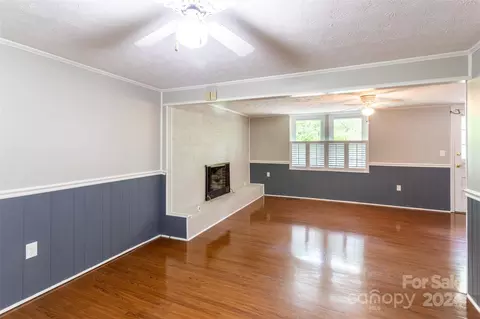 143 Briar Ln, Clyde, NC 28721 photo 4
