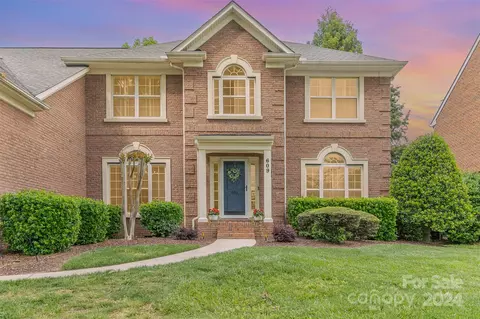609 Birchwood Dr, Waxhaw, NC 28173