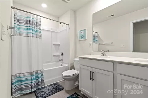 Bath - 3218 Oak Tree Trl, Matthews, NC 28105 photo 7 of 8