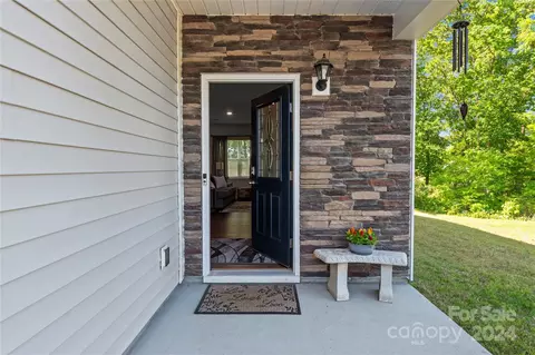 Exterior - 3218 Oak Tree Trl, Matthews, NC 28105 photo 3 of 7