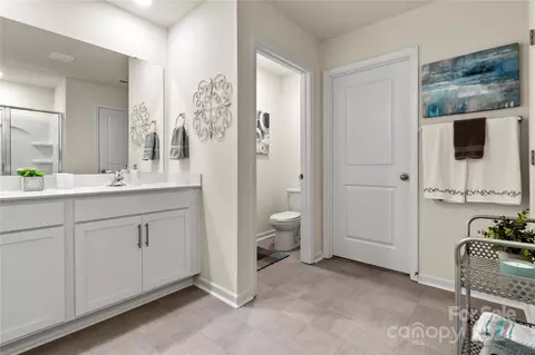 Bath - 3218 Oak Tree Trl, Matthews, NC 28105 photo 6 of 8
