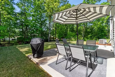 Exterior - 3218 Oak Tree Trl, Matthews, NC 28105 photo 6 of 7