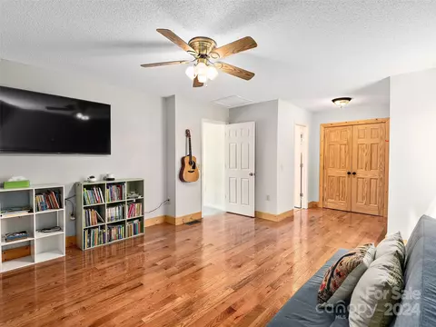 Bedroom - 293 Falling Spring Rd, Clyde, NC 28721 photo 3 of 4