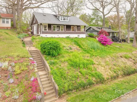 30 Linden Ave, Asheville, NC 28801