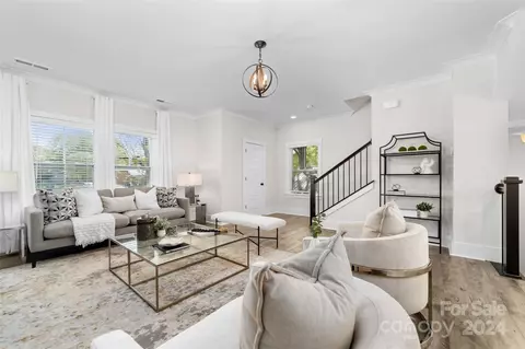Living - 418 E 17th St, Charlotte, NC 28206 photo 2 of 3