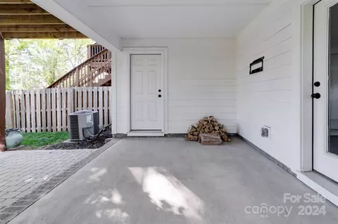 Entry Way - 418 E 17th St, Charlotte, NC 28206 photo 2 of 2