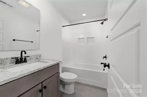 Bath - 418 E 17th St, Charlotte, NC 28206 photo 3 of 3