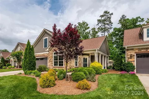 1032 Avalon Pl, Matthews, NC 28104