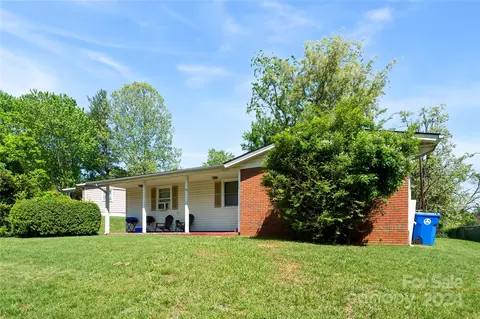 44 High Meadow Rd, Asheville, NC 28803