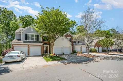 10340 Blakeney Preserve Dr, Charlotte, NC 28277