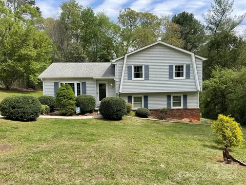 101 Knowles Ave, Morganton, NC 28655