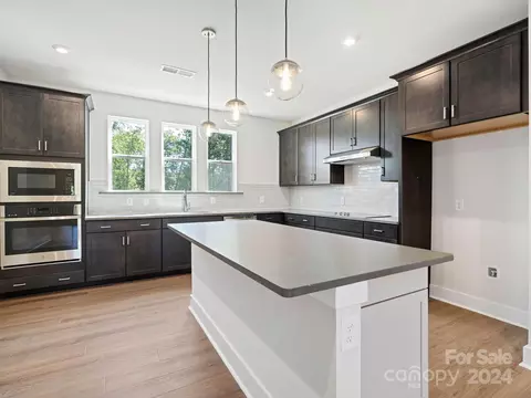 1552 Levy Way, Charlotte, NC 28205