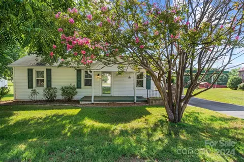 151 Market 59 63 Rd #59 & 63, Mooresville, NC 28115
