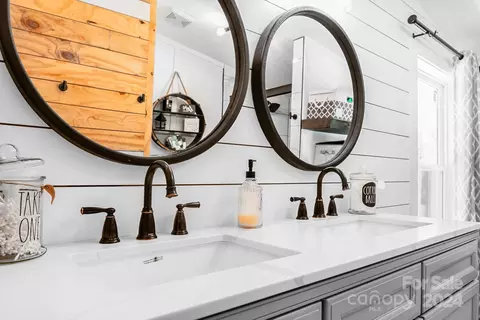 Bath - 8426 Smith Rd, Stanfield, NC 28163 photo 3 of 6