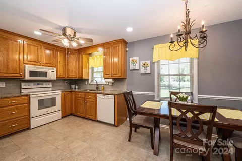 2310 40th Avenue Ne Ln NE, Hickory, NC 28601