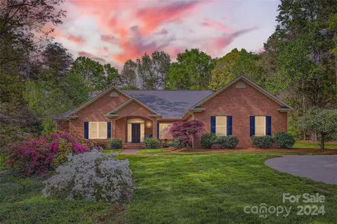 216 Saint Johns Dr, Salisbury, NC 28144