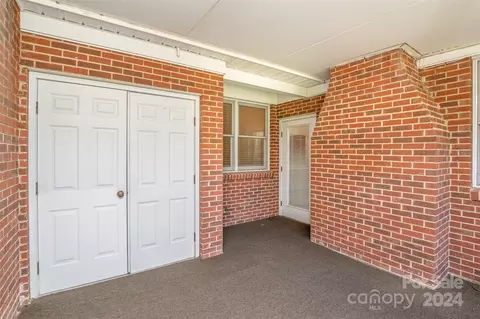19932 Oak Leaf Cir, Cornelius, NC 28031 photo 4