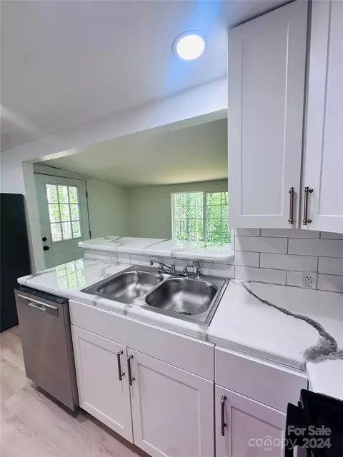 Kitchen - 271 W Grayson St, Marion, NC 28752 photo 9 of 15