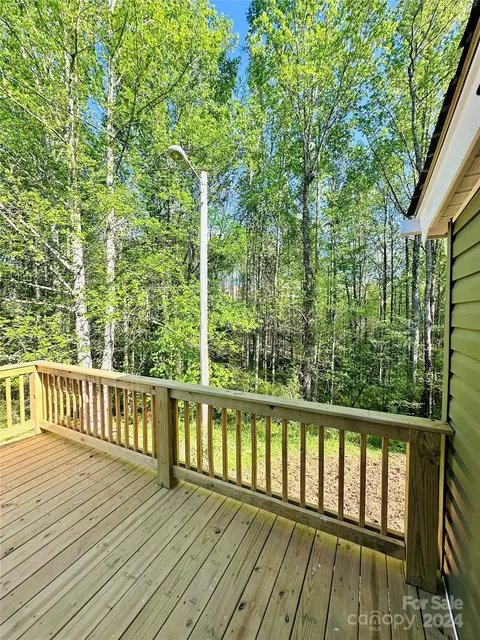 Exterior - 271 W Grayson St, Marion, NC 28752 photo 5 of 10