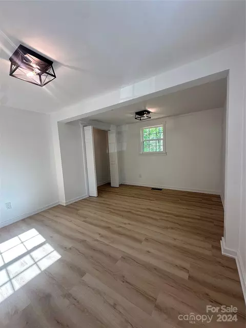Bedroom - 271 W Grayson St, Marion, NC 28752 photo 2 of 2