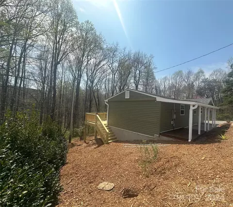 Exterior - 271 W Grayson St, Marion, NC 28752 photo 2 of 10